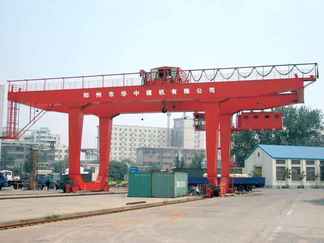 контейнерный портальный кран (для железной  дороги)